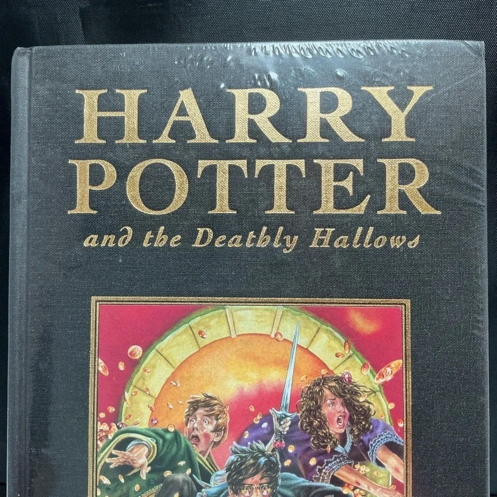 Harry Potter and the Deathly Hallows - Deluxe UK Edition SEALED (1st‎ Edition)
